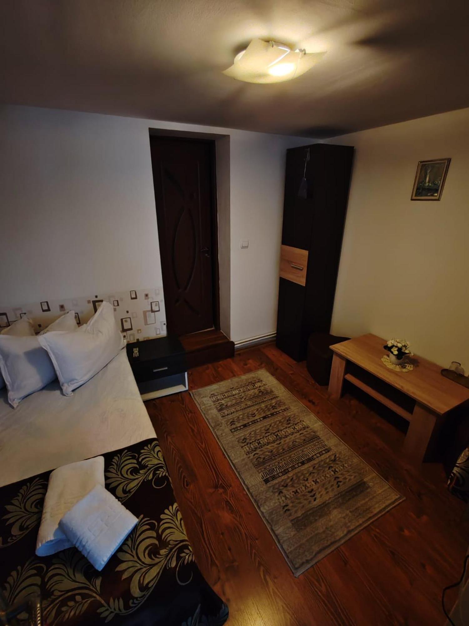Hotel Casa Alex à Topliţa Extérieur photo